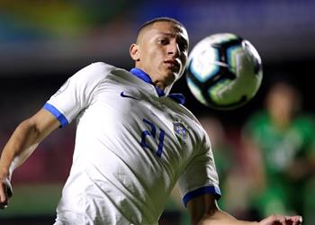 بعد هز شباك بوليفيا إيفرتون سواريس يعلق على هدفه الأول بقميص البرازيل