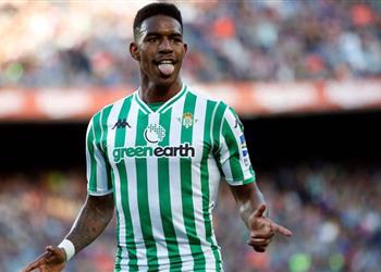 برشلونة يصرف النظر عن التعاقد مع ظهير ريال بيتيس
