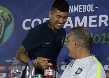 فيرمينو يترك المؤتمر الصحفي لمباراة البرازيل وفنزويلا بعد خمس دقائق والسبب