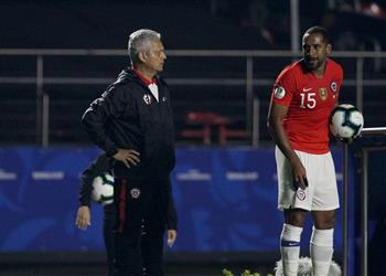 مدرب تشيلي ي شيد بسانشيز بعد الفوز على اليابان ويص رح حققنا انتصار ا عظيم ا