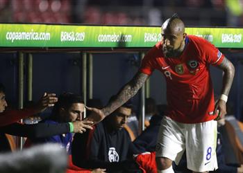 كوبا أمريكا فيديو فيدال يوضح مدى خطورة إصابته