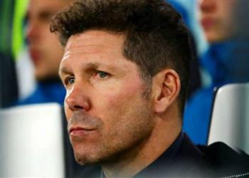 سيميوني مدافعا عن ميسي يريد الفوز دائما لكنه يحتاج لفريق