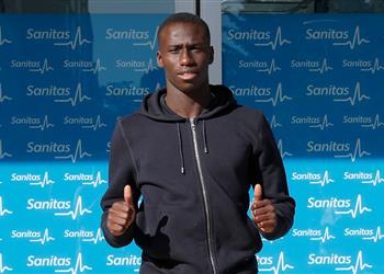 رسمي ا ميندي يجتاز الكشف الطبي في ريال مدريد