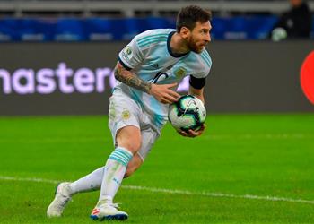 فيديو ميسي يسجل والأرجنتين تتعادل إيجابي ا أمام باراجواي بكوبا أمريكا