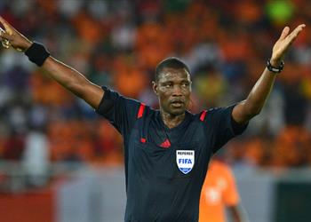 عصام عبد الفتاح لـ بطولات نيانت حكم ا لمباراة مصر وزيمبابوي