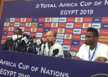 مدرب نيجيريا الفوز على بوروندي سيمنحنا الثقة ولا أتمنى مواجهة مصر في أمم إفريقيا 2019