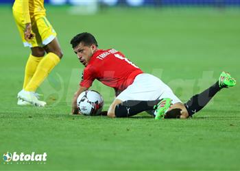 طارق حامد كاسحة ألغام مصر أمام زيمبابوي في افتتاح أمم إفريقيا