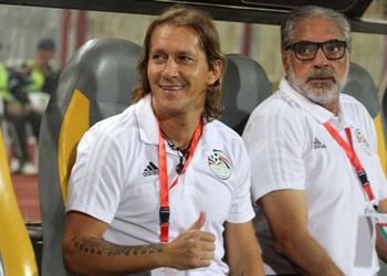 مدرب منتخب مصر يوضح سبب إهدار محمد صلاح للفرص أمام زيمبابوي