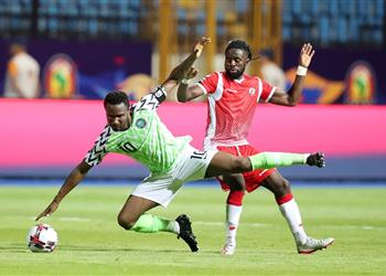 أوبي ميكيل نيجيريا محظوظة بالفوز على بوروندي في كأس أمم إفريقيا