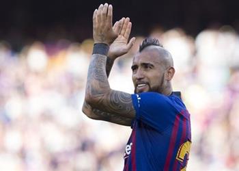 فيدال يرفض عرض ا مغري ا للرحيل عن برشلونة