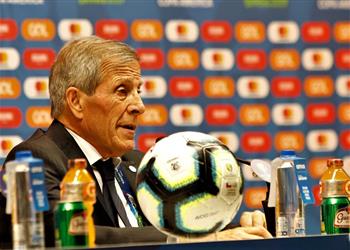 تاباريز عانيانا أمام تشيلي ولن ننخدع بخماسية بيرو أمام البرازيل