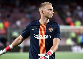 صورة تقارير سيليسين يخضع للكشف الطبي تمهيد ا للانتقال إلى فالنسيا