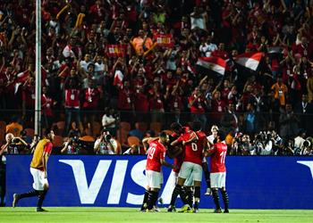 ليفربول يحتفل بهدف محمد صلاح في مباراة مصر والكونغو