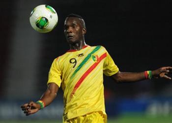 بسبب صفعه لقائده استبعاد لاعب مالي من قائمة بلاده في امم افريقيا
