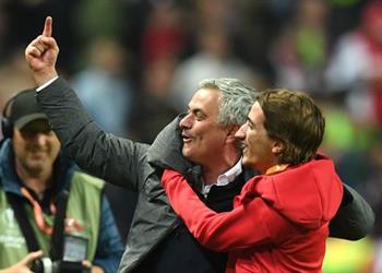 بطل اليورباليج مورينيو يوضح معنى إحتفاله ويعلق ربما أجد نفسي خاسرا بثلاثية نظيفة في النهائي القادم