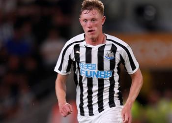 رحيل بينيتيز ينعش آمال مانشستر يونايتد في ضم لونجستاف من نيوكاسل