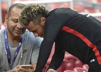 موندو ديبورتيفو نيمار رفض نصيحة والده قبل مغادرة برشلونة في 2017