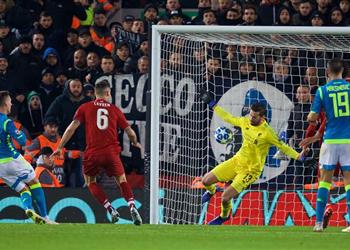 أليسون بيكر كنت محظوظا في التصدي لتسديدة ميليك