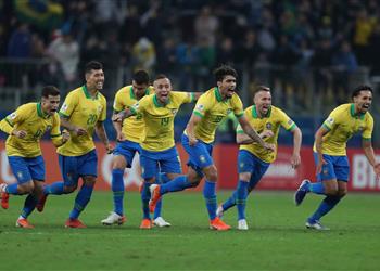 تشكيل البرازيل ضد الأرجنتين كاسيميرو يعود وفيرمينو يقود هجوم السيليساو