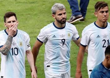 بالصور الصحافة الأرجنتينية تساند ميسي رغم الخروج من كوبا أمريكا وتطالبه بالاستمرار حتى مونديال قطر