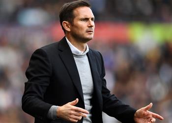 مواقع التواصل الاجتماعي ت جبر تشيلسي على تأجيل إعلان التعاقد مع لامبارد