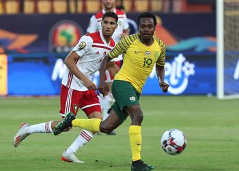 إيقاف لاعب جنوب أفريقيا قبل مواجهة منتخب مصر في كأس الأمم الإفريقية