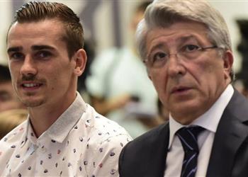 رئيس أتلتيكو مدريد يحذر برشلونة بشأن صفقة جريزمان