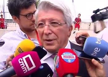 رئيس أتلتيكو مدريد يوضح موقفه من ضم لاعب برشلونة