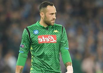 رسمي ا نابولي يفعل بند شراء أوسبينا من آرسنال