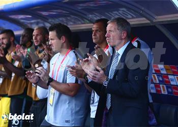 مدرب جنوب أفريقيا محمد صلاح ليس لاعب ا فريد ا وسنعمل على تفتيت دفاع منتخب مصر