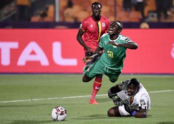 بالفيديو ماني يهدر ركلة جزاء للسنغال أمام أوغندا بأمم إفريقيا