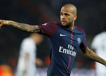 تقارير برازيلية داني ألفيس قد يعود للدوري الأيطالي