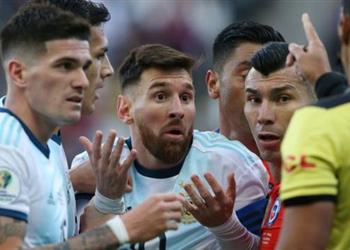 مدرب تشيلي ينتقد التحكيم بعد طرد ميسي وميديل في كوبا أمريكا