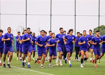 أليخاندرو يرفع الحمل البدني للاعبي الأهلي في معسكر إسبانيا