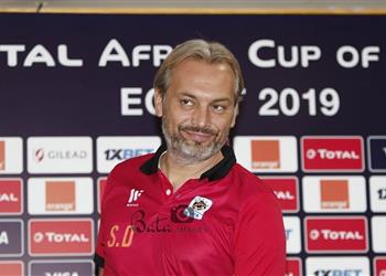 صحيفة أوغندية تكشف بالاسم ديسابر سيوقع عقود تدريب نادي مصري خلال أيام