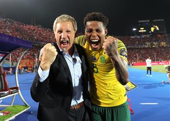 مدرب جنوب إفريقيا هذه كانت طريقتي الوحيدة للفوز على مصر في أمم إفريقيا