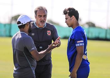 الخطيب يطمئن على بعثة الأهلي ولاسارتي يخفف الحمل البدني عن اللاعبين ويجتمع بعمرو جمال
