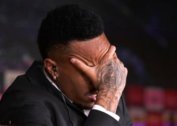 بالفيديو ميليتاو يفاجئ الإعلام الإسباني بتصرف غريب في أولى مؤتمراته الصحفية مع ريال مدريد