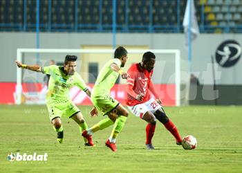 مصدر لـ بطولات بيراميدز يرغب في ضم 3 لاعبين من الأهلي بينهم أجاي في صفقة تبادلية