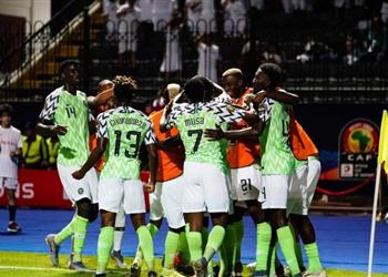 مكافآت مالية كبيرة للاعبي نيجيريا أمام كل هدف في شباك الجزائر