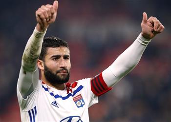 فقير يصدم آرسنال ويقترب من تجديد عقده مع ليون