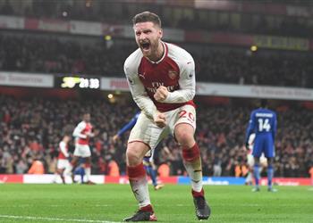 موستافي يرفض الرحيل عن آرسنال