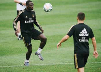 هازارد وميندي يوجهان رسالة لجماهير ريال مدريد