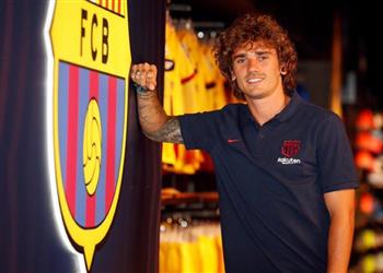 صورة جماهير أتلتيكو مدريد تهاجم جريزمان بطريقتها الخاصة بعد انتقاله لبرشلونة