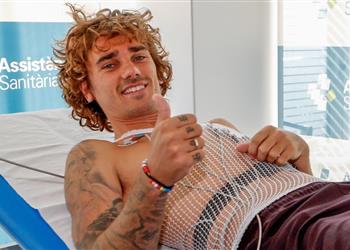 صور بداية فترة الإعداد ببرشلونة للموسم الجديد جريزمان واللاعبين يخضعون للاختبارات الطبية