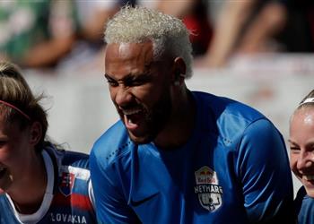 هجوم من الصحافة الفرنسية على تصريحات نيمار لقد اختار الاستفزاز لباريس سان جيرمان