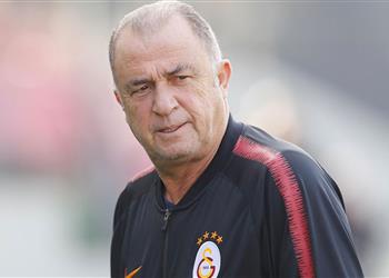 تقارير جلطة سراي يطلب التعاقد مع جناح برشلونة المنبوذ