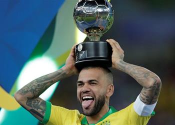 داني ألفيس عن وجهته الم قبلة من سيتعاقد معي سيضم بطل