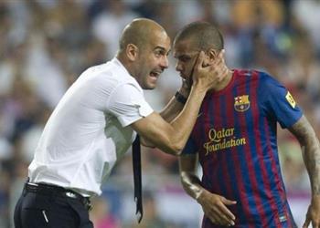 داني ألفيس يقترب من مانشستر سيتي بعد اتصال جوارديولا