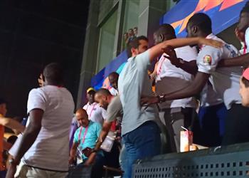 صورة اشتباك بالأيدي بين الصحفيين في مباراة تونس والسنغال